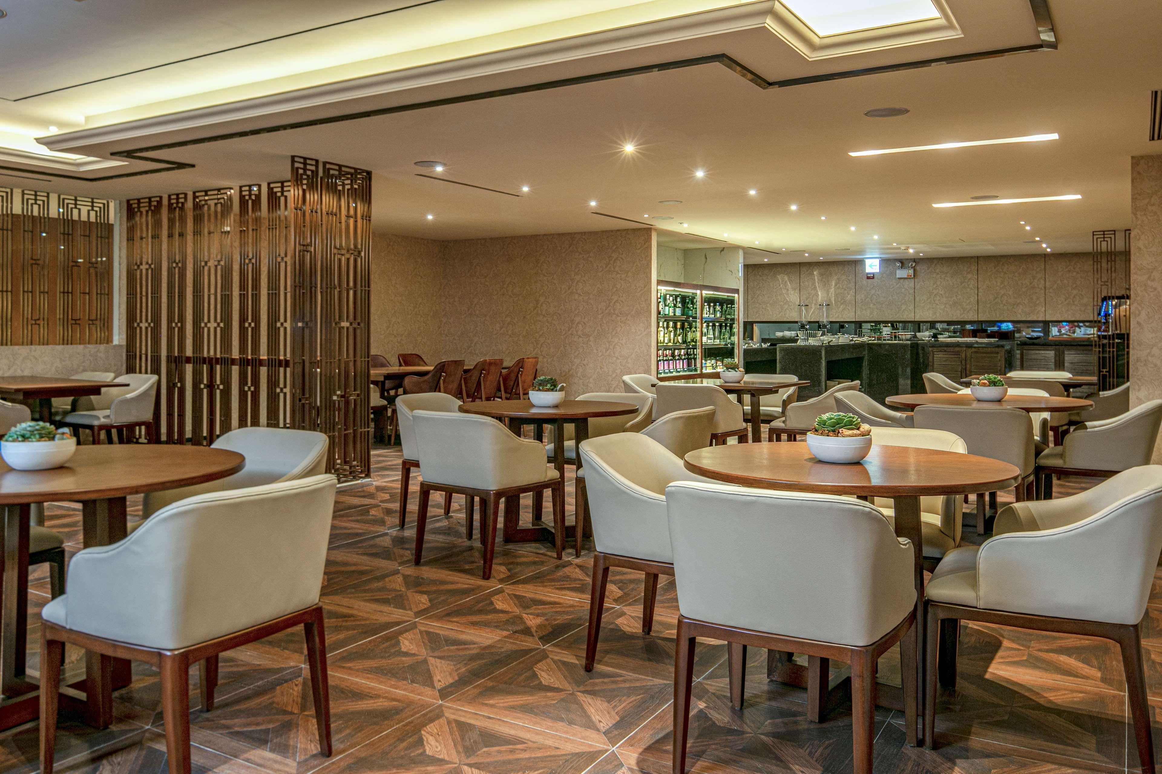 Hilton Clark Sun Valley Resort Clark Field Экстерьер фото