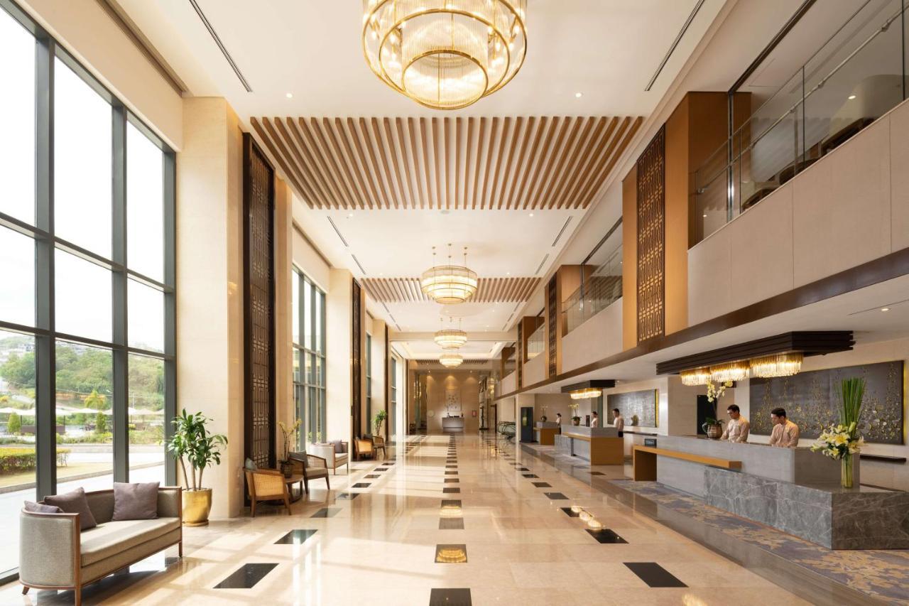 Hilton Clark Sun Valley Resort Clark Field Экстерьер фото
