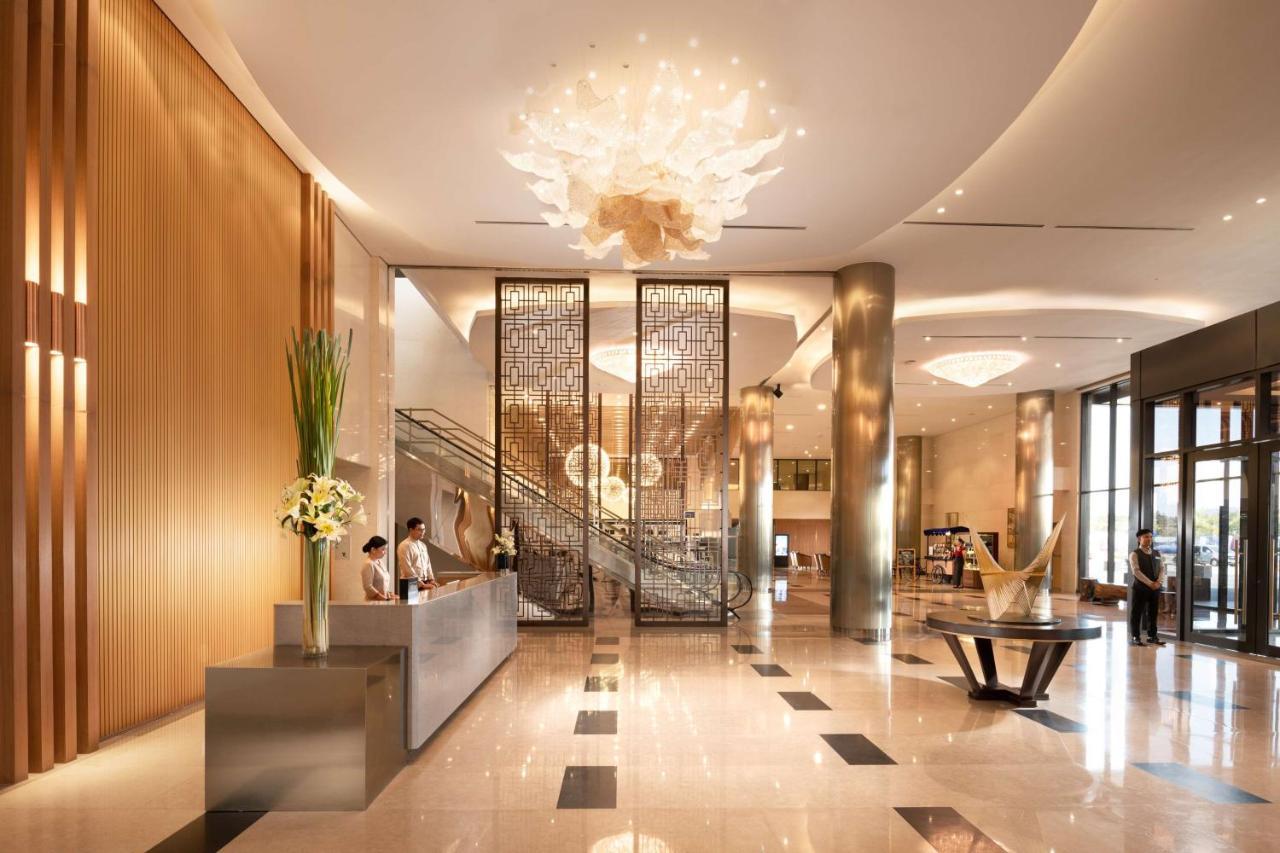 Hilton Clark Sun Valley Resort Clark Field Экстерьер фото