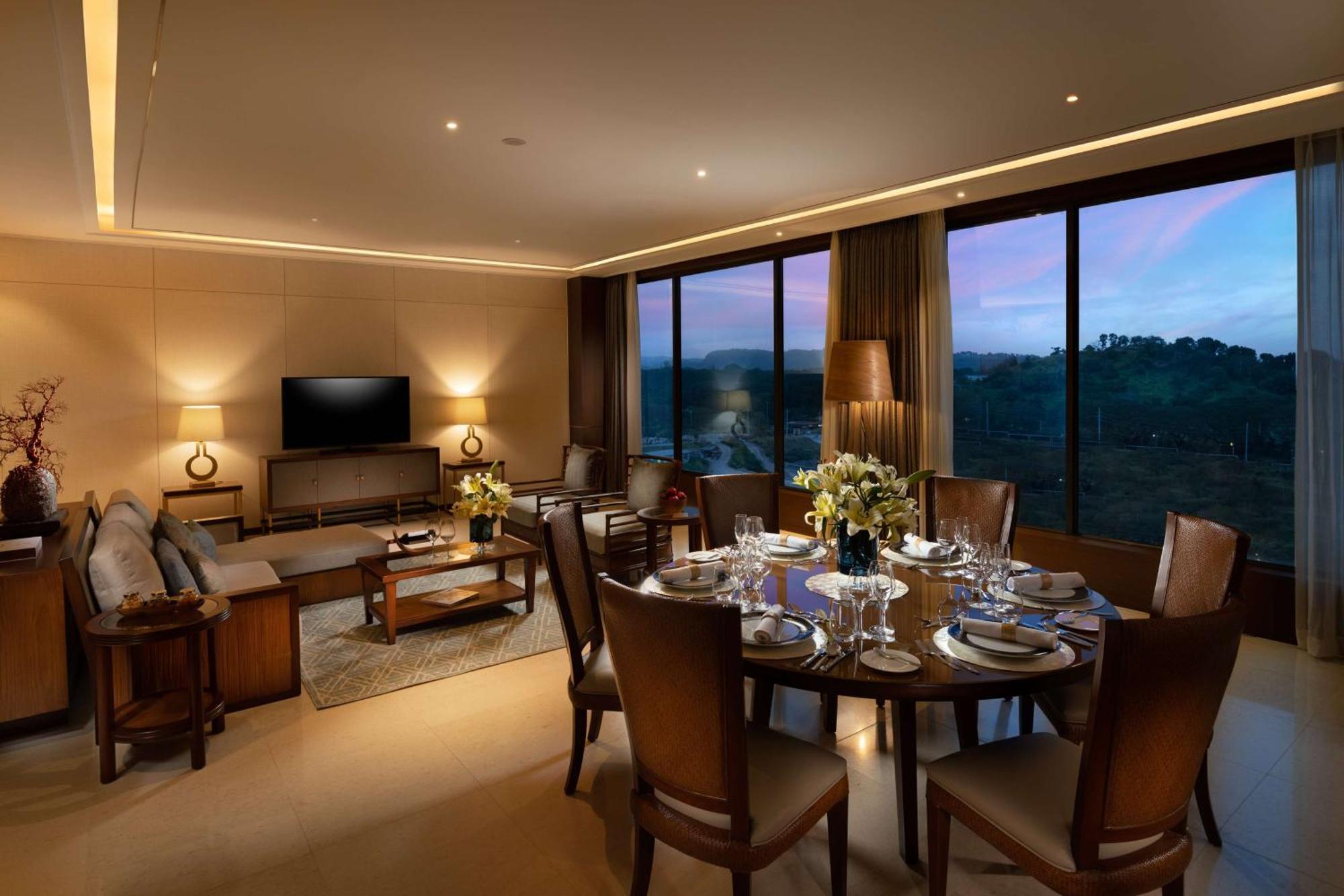 Hilton Clark Sun Valley Resort Clark Field Экстерьер фото