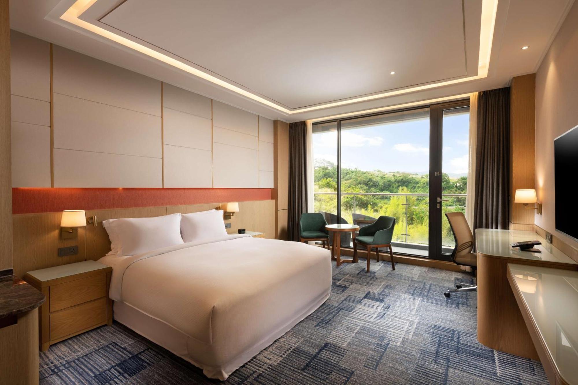 Hilton Clark Sun Valley Resort Clark Field Экстерьер фото
